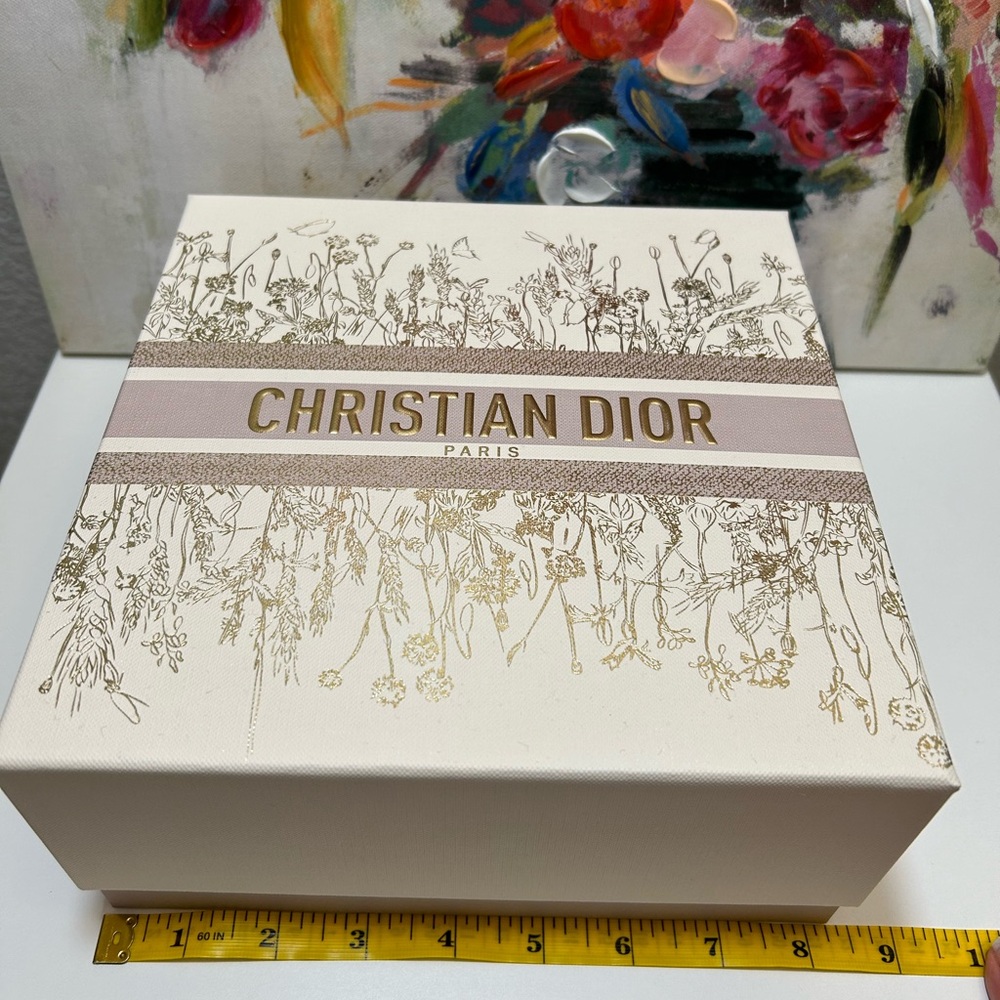 Dior limited edition box - lavender and gold - Picture 2 of 2